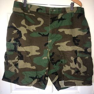 **VINTAGE** Fatigue Cargo Shorts